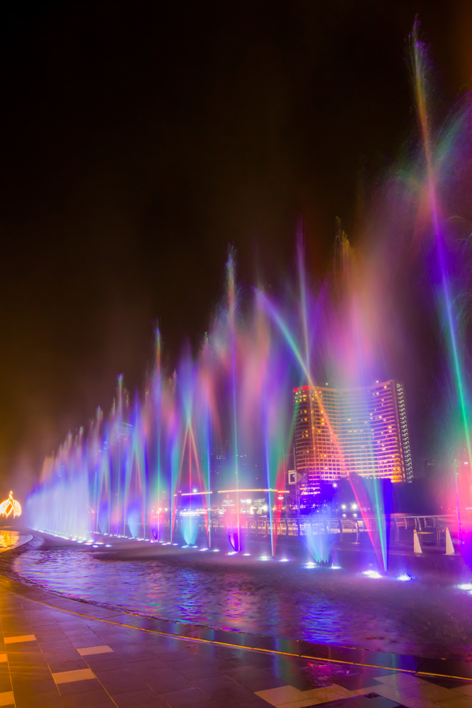 THE ICONIC MULTIMEDIA WATER FEATURES